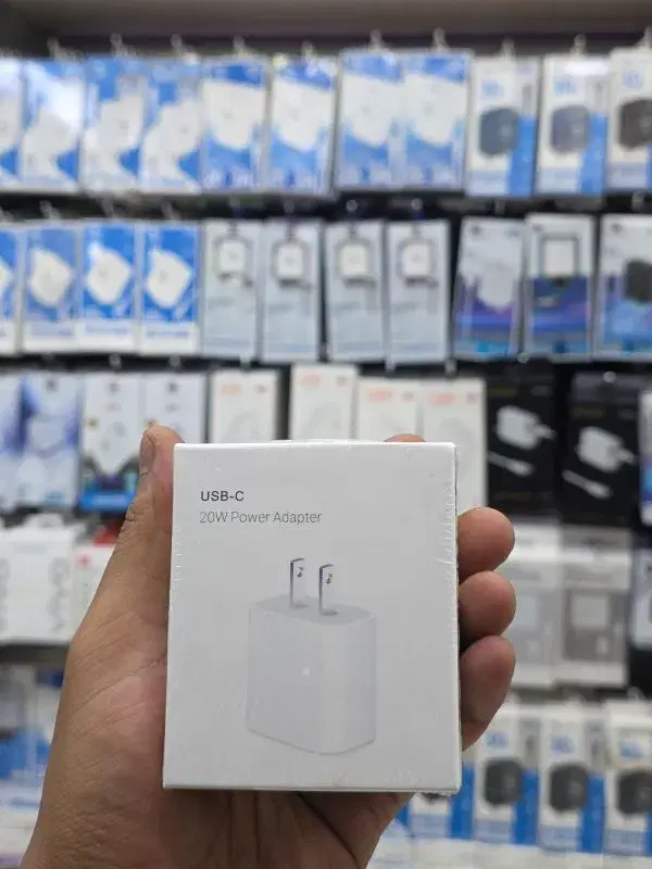USB-C 20W POWER ADAPTER