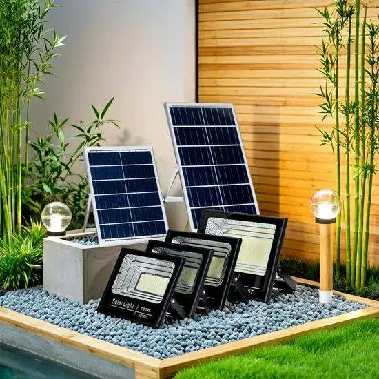 Top Quality Camping Waterproof Outdoor 50 100 200 300 Watt Solar LED Floodlight thumbnail 2