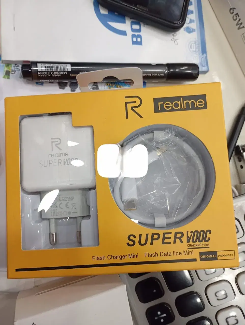 Realme Super Vooc Charger by Focus