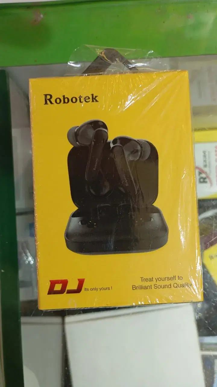Robotek DJ Earbuds Treat yourself to Brilliant Sound Quality