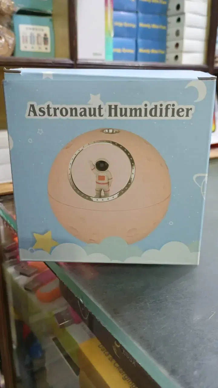 Mini Space Capsule Astronaut Humidifier