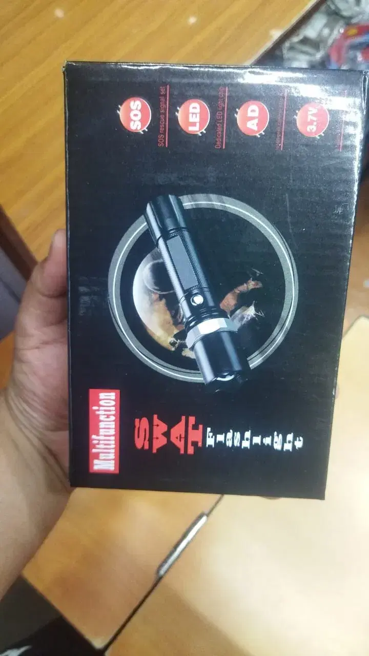 Multifunctional SWAT Flashlight