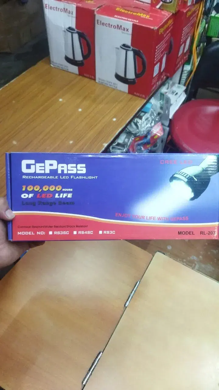 Gepass Rechargeable Led Flashlight Rl-203