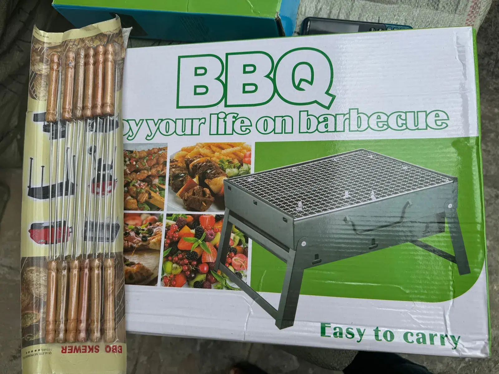 BBQ grill with 🍗 🐔 12 jheer free…