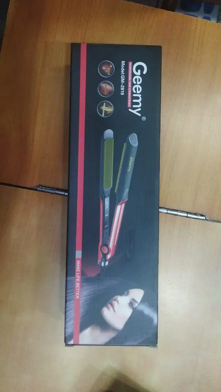 Geemy GM-2819 Professional Hair Straightener