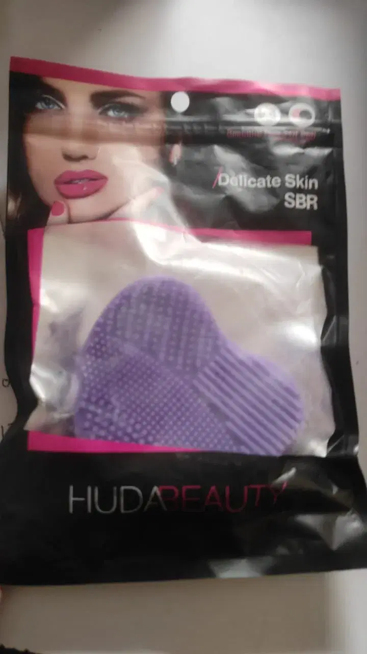 Skin/ Face Scrubber | Hudabeauty Delicate Skin SBR