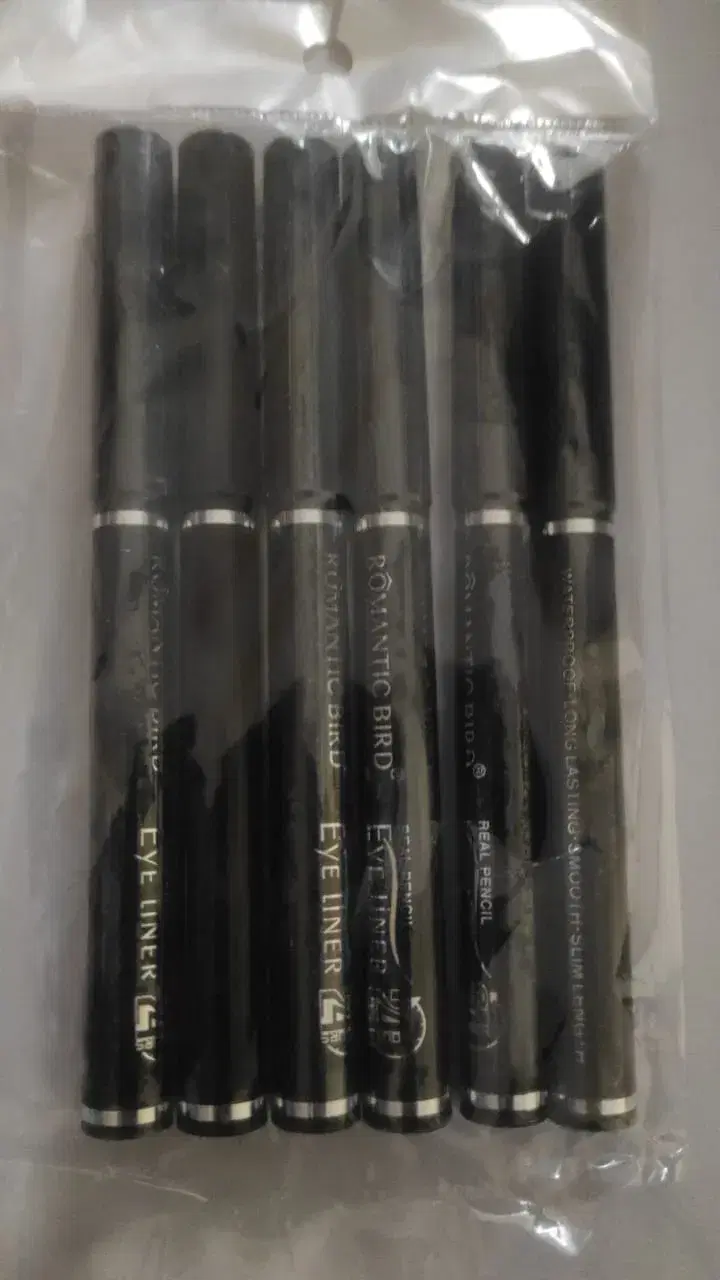 Waterproof Pencil Eye Liner of Romantic Bird