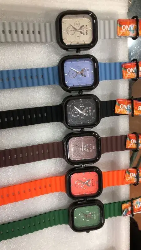 Bolano elegant-looking watch can be easily matched with various outfits, whether it is casual or formal occasions, highlighting your taste and enhancing your confidence.