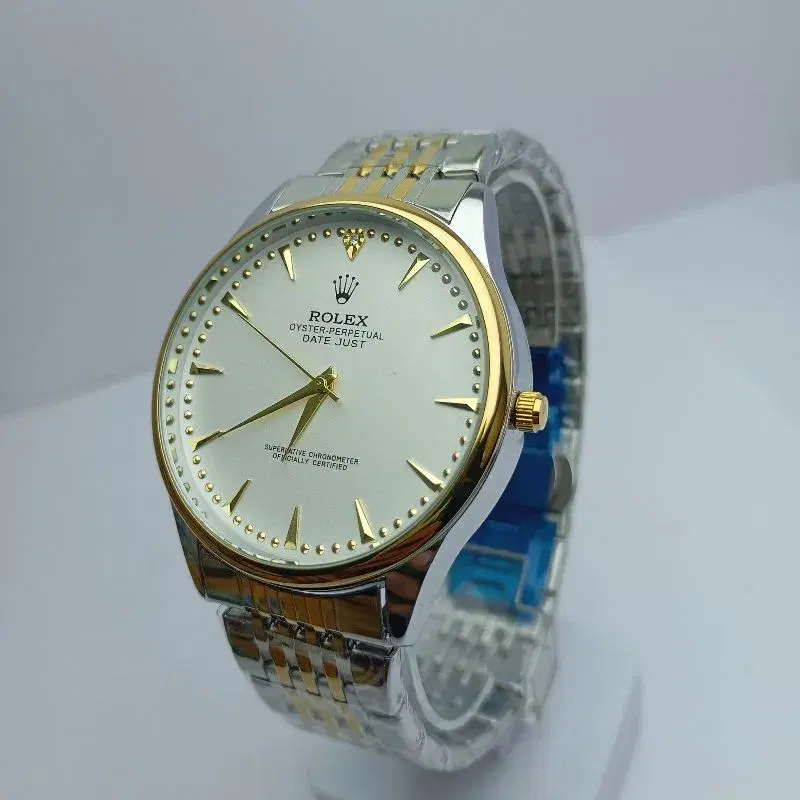 Casual Design Watch For Men | Luxury Looks Simple Design Stainless Steel Two Tone Chain Round Gold Dial Quartz Waterproof Wrist Watch For Men