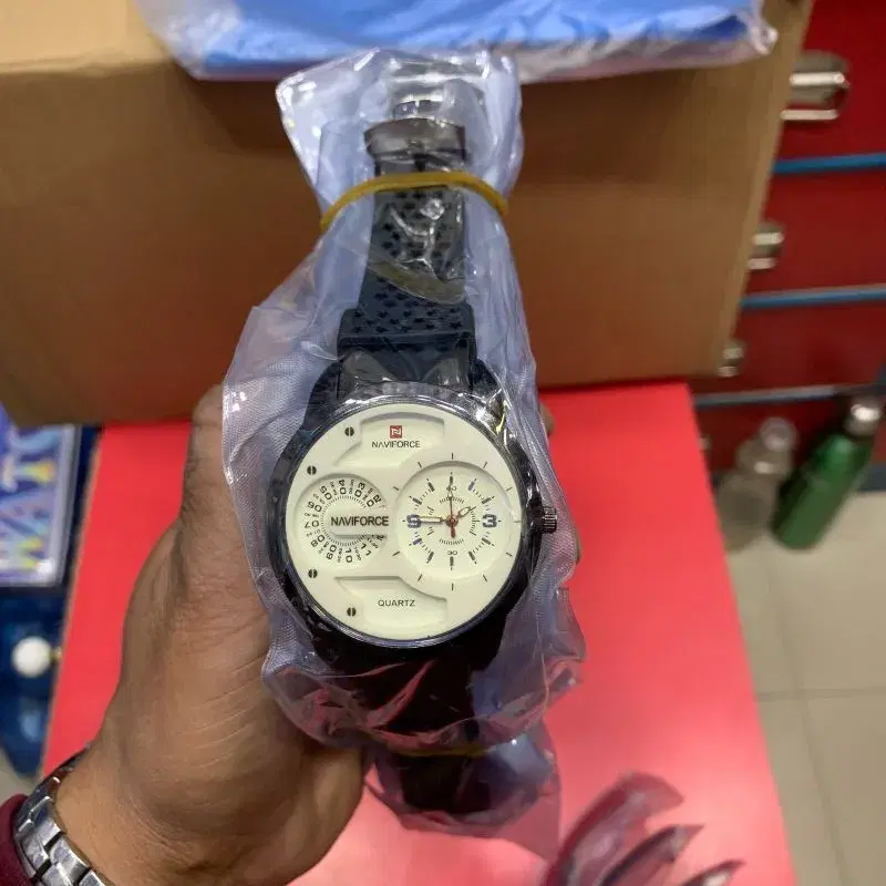 Naviforce rubber strap watch