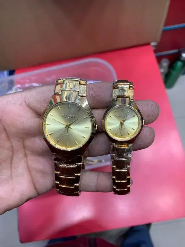 Round Shape Waterproof/ warranty rado watch
