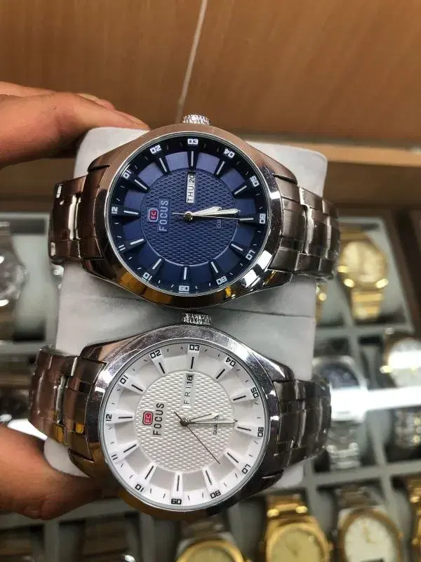 Men Analog Round Shape stainless steel wrist Watch