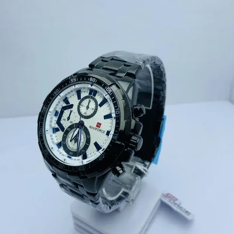 New Fashinable , Round Shape || White Dial Waterproof Quartz Wrist Watch For Men