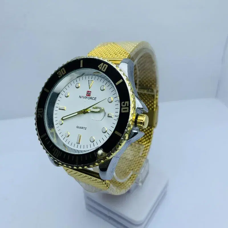 Mens Casual Best Desigine Round Shape Stainless Steel,Dte Function, Quartz, Gold Chain White Dial Watch For Men