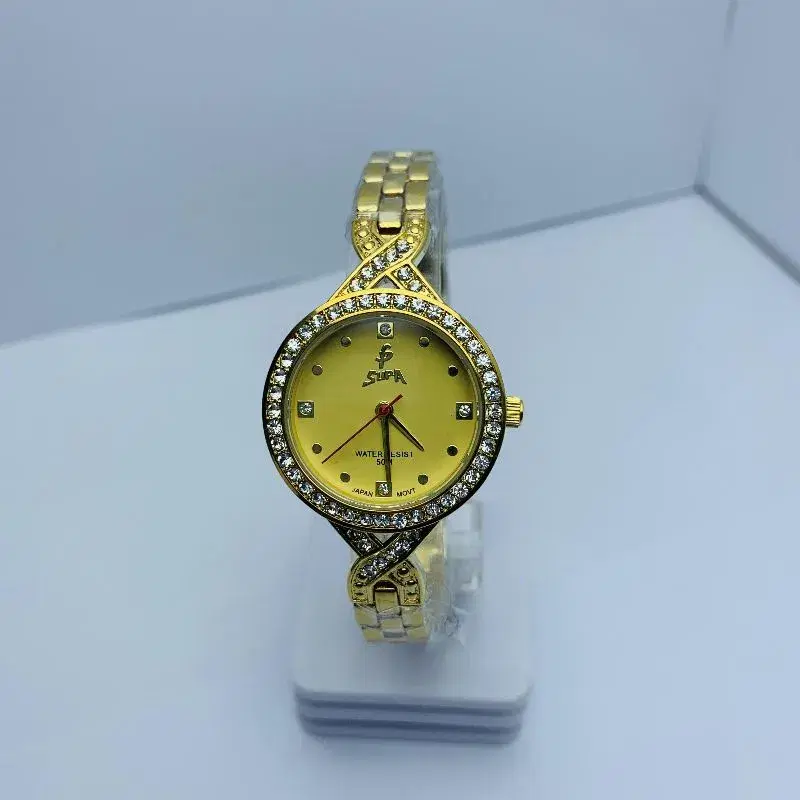 Supa Round Shape Gold Dial Fashionable Party Wear Luxury Desigine Watch For Women