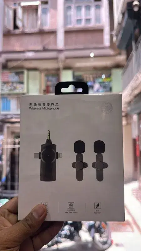 Wireless 3-in-1 Lavalier Microphone For Video Recording For iPhone Android 3.5mm Camera.