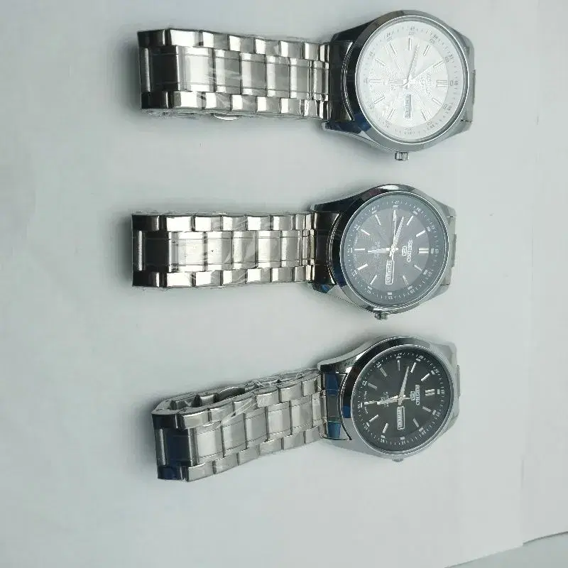 Stylish And Casual Stainless Steel Metraial Date Function Round Shape Multi Colour Premium Watch For Men