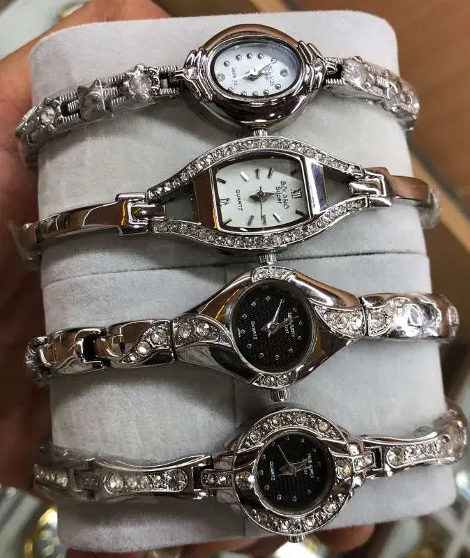 Fashionable and Premium Quality Watches For Women.