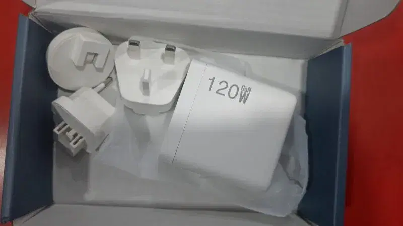 Ad-Mac GaN USB-C 120W Adapter.