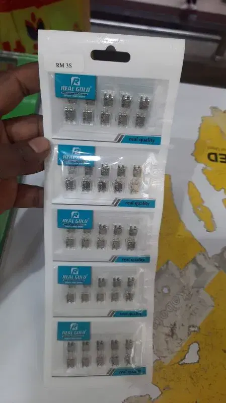 RM 3S Real Gold Phone Connector.