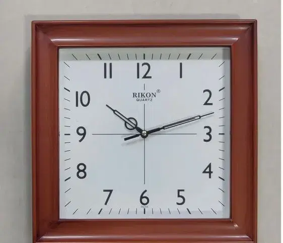 Analog Rikon 1351, Size: 335 x 355 mm Premium Quality Wall Clock