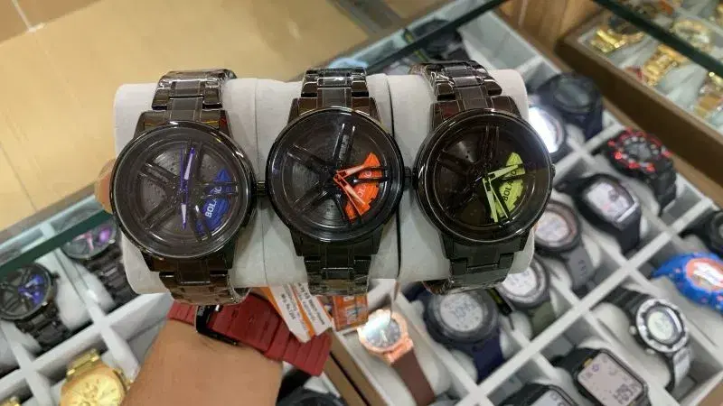 Bolano Multicolor Spining Dial Watch.