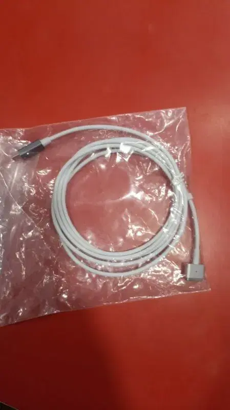 Type-C to Mac Tpin DC Cable.