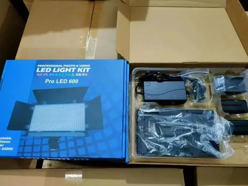 Professional Photo & Video Led Light Kit Vari-colour Pro Led 600.