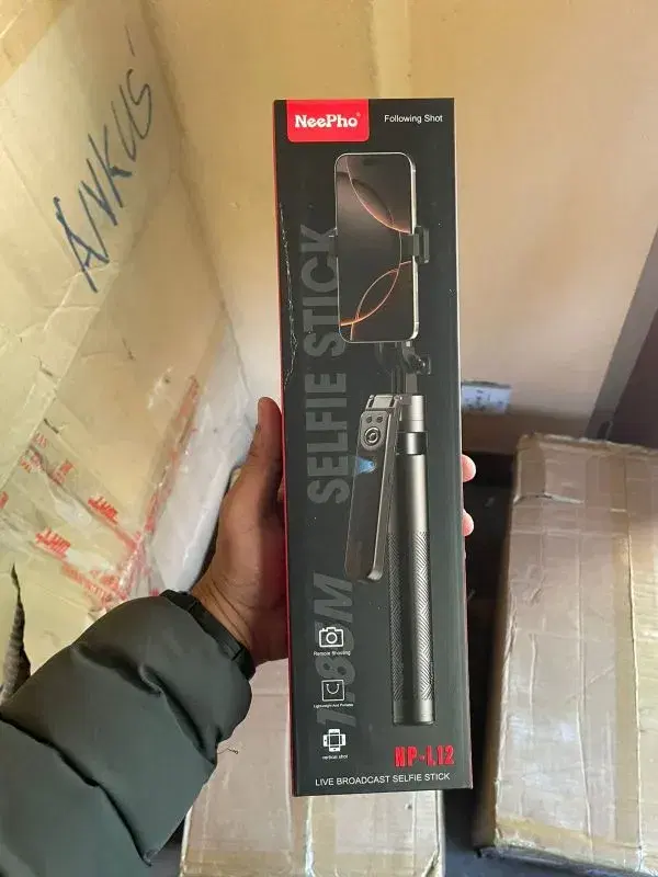NeePho NP-L12 Live Broadcast Selfie Stick.