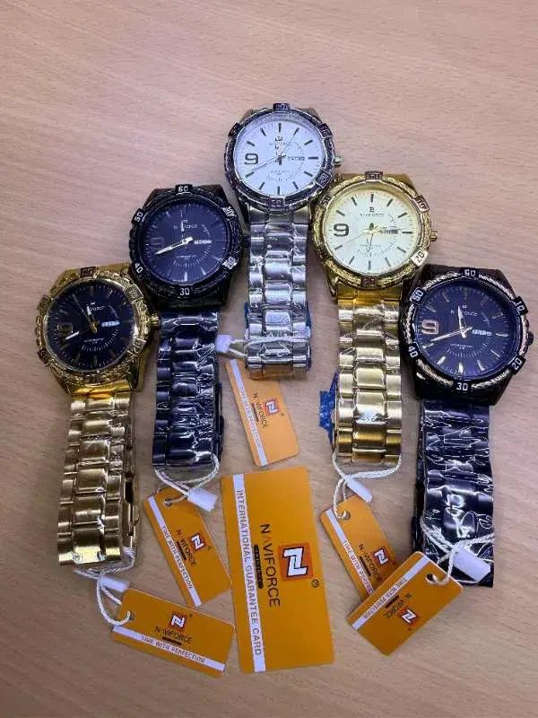 Naviforce Round Dial Wrist Watch For Men.