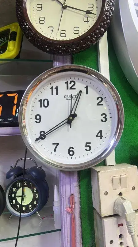 Silver Color 1,2,3,4 Numbering Dial Sweep Moment Home Decor Wall Clock