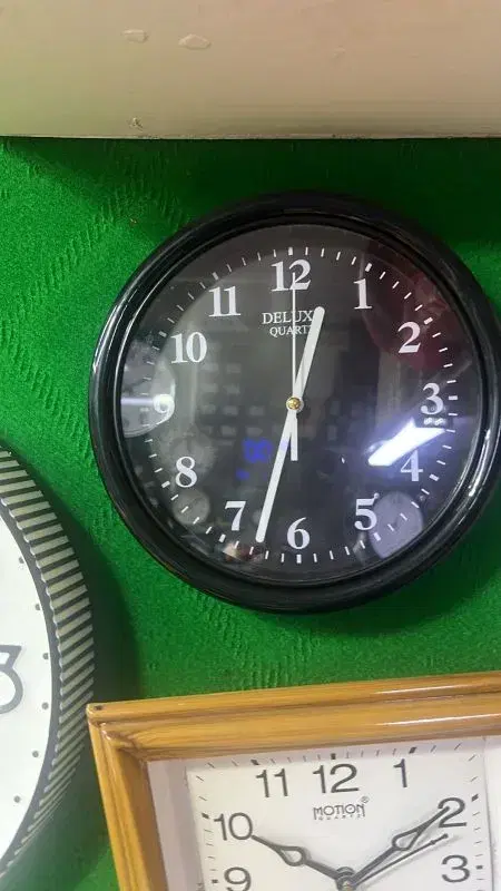 Full Black Color 1,2,3,4 Numbering Dial Premium Home Decor Wall Clock