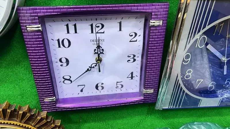 Square Shape 1,2,3,4 Numbering Dial Premium Home Decor Wall Clock For Office,School ,Resturent