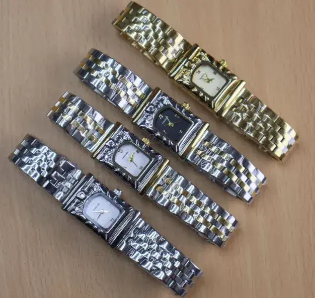 Women's Analog Quartz Rectangle Shaped Watches .