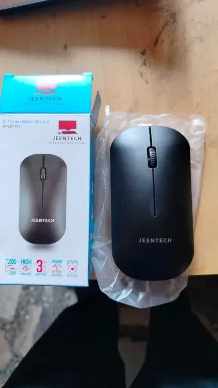 Jeentech RFOP171 2.4G wireless Mouse .