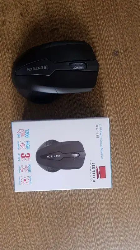Jeentech RFOP185 2.4G wireless optical mouse.