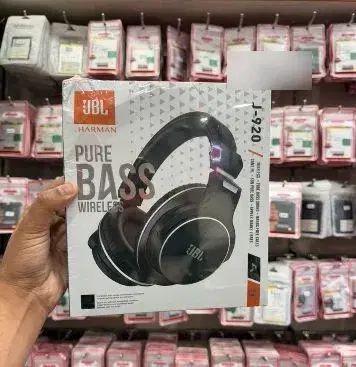 JBL Harman J-920 wireless Headphones.