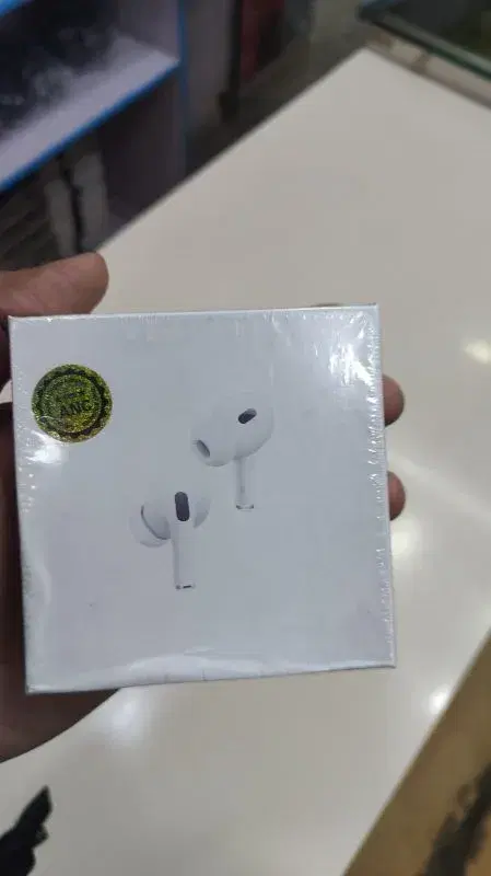 Earbud Pro 2 Type C Cheap Earbuds White/Black Available