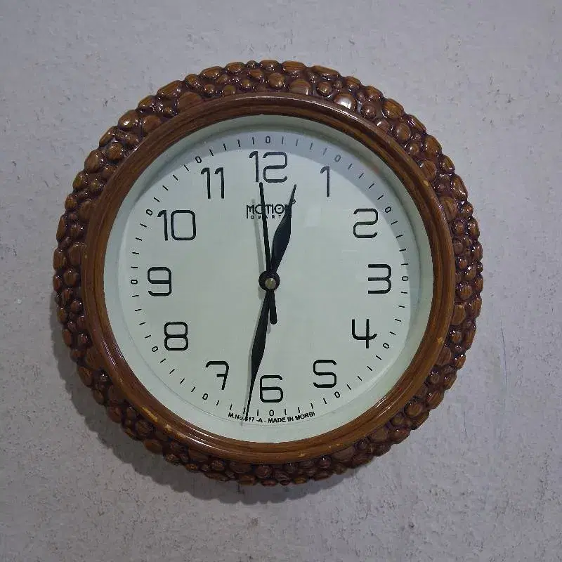 Wood Design 1,2,3,4 Numberig Dial Best Home Decor Best For School , Office Premium Wall Clock