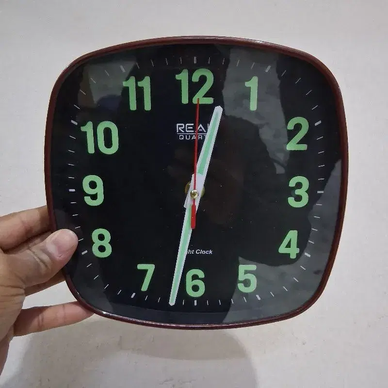 Wall Clock || Night Glow Small Size 20*20 CM Square Shape Numbering Dial Wall Clock Use For Home Decor , Office , Bed Room