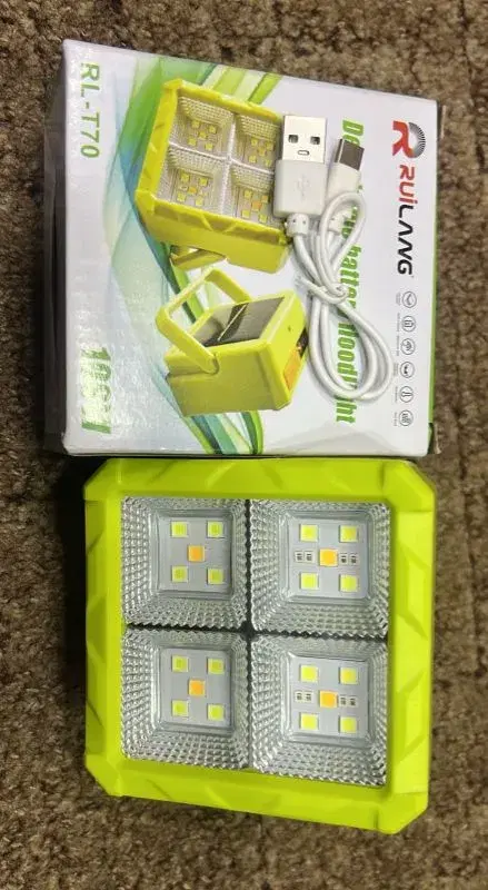 RL-T70 portable LED floodlight.
