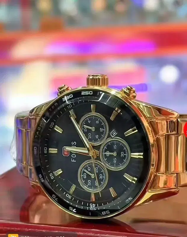 FOCUS men's quartz chronograph watch with a stainless steel band