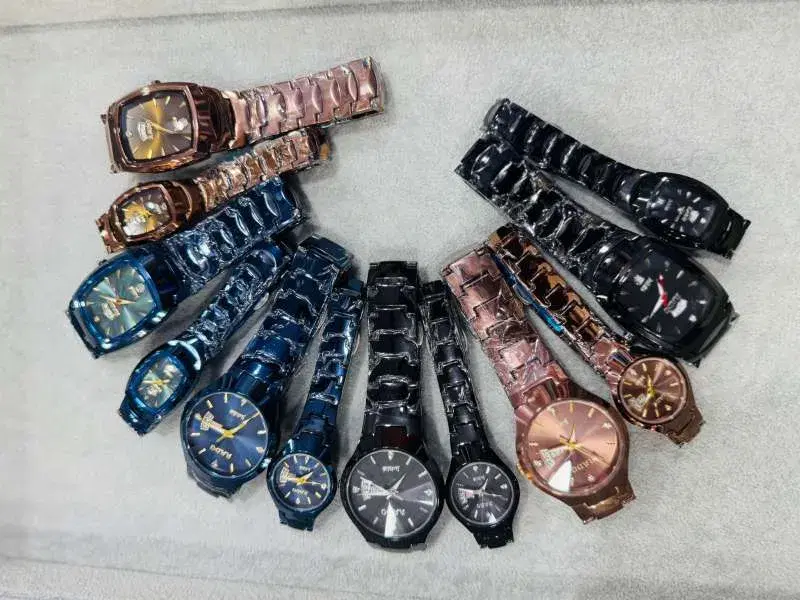 Jubile couple watches