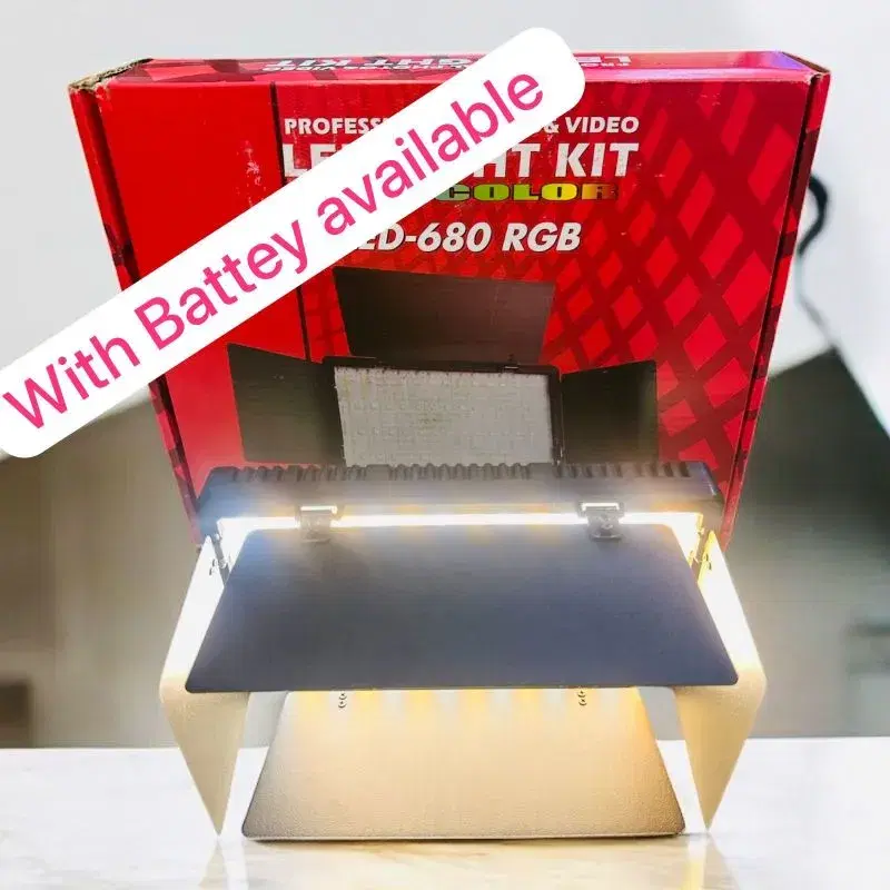 D-680 RGB professional photo and video LED light kit.