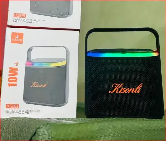 Kisonli K28 portable wireless Bluetooth speaker.