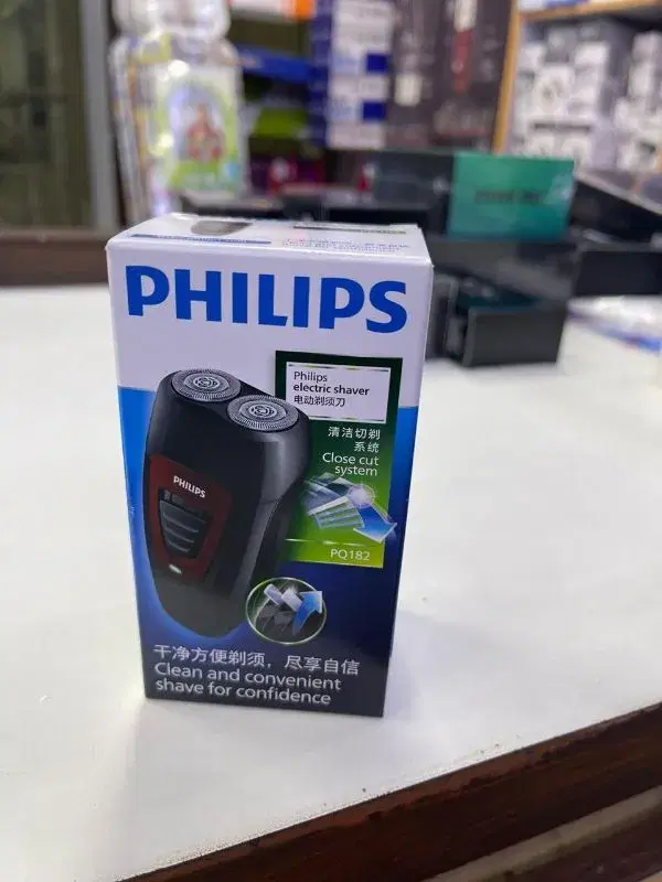 Philips PQ182 electric shaver.