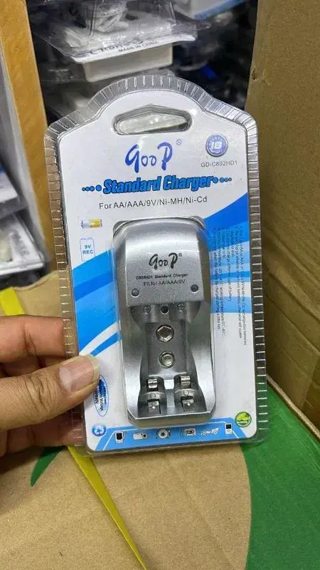 Goop GD-C802HD1 Standard Charger for rechargeable batteries.