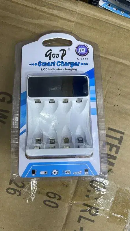 Goop C704Y4 Smart Charger.