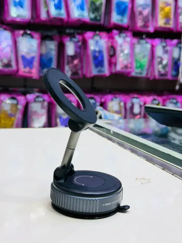 multifunctional magnetic vacuum car phone holder.
