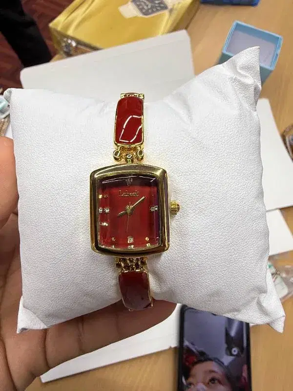 Labaoli brand quartz wristwatch featuring a square dial